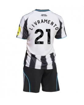Billige Fotballdrakt Newcastle United Tino Livramento #21 Replika Hjemmedraktsett Barn 2025-26 Kortermet (med bukser)